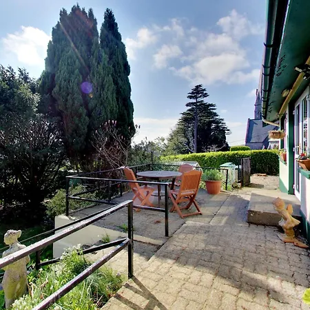 Robin Hill House Heritage לינה וארוחת בוקר 4*