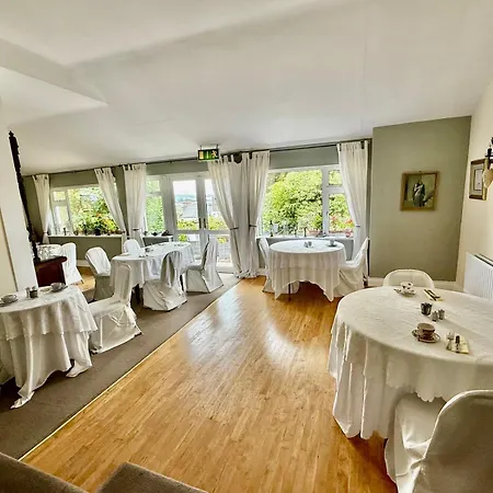 Robin Hill House Heritage 4* קוב