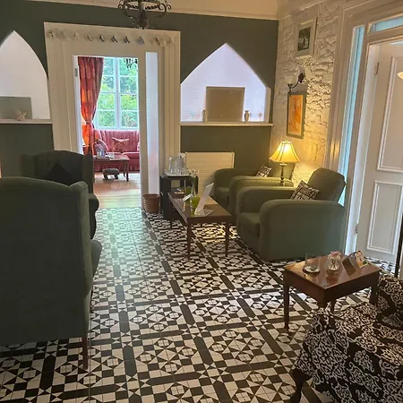 Robin Hill House Heritage Bed & Breakfast