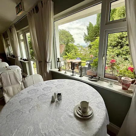 Robin Hill House Heritage לינה וארוחת בוקר 4*